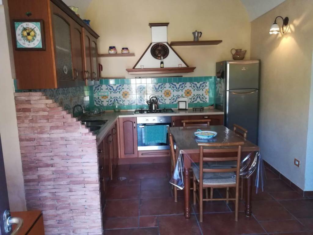 Contrada Vigna Bed & Breakfast Vietri Екстериор снимка